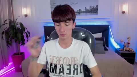 Snapshot of jake_evanss_ chatting on June 17, 7:15 pm JAKE online show from June 17, 7:15 pm