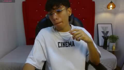 Snapshot of jake_falcon chatting on June 28, 11:49 am jake_falcon online show from June 28, 11:49 am