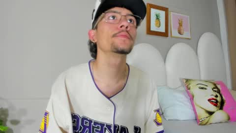 Snapshot of jake_miller__ chatting on April 24, 7:27 pm Jake online show from April 24, 7:27 pm