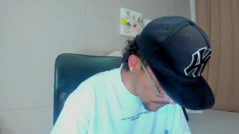 Snapshot of jake_miller__ chatting on May 4, 7:32 pm Jake online show from May 4, 7:32 pm