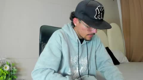 Snapshot of jake_miller__ chatting on May 5, 7:22 pm Jake online show from May 5, 7:22 pm