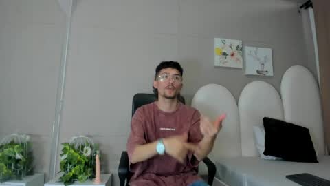 Snapshot of jake_miller__ chatting on May 18, 7:09 pm Jake online show from May 18, 7:09 pm