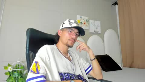 Snapshot of jake_miller__ chatting on May 25, 7:20 pm Jake online show from May 25, 7:20 pm