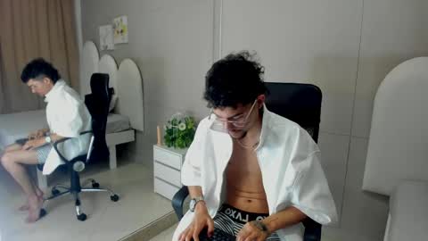 Snapshot of jake_miller__ chatting on May 28, 8:17 pm Jake online show from May 28, 8:17 pm