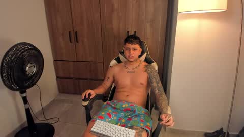 Snapshot of jake_pons chatting on May 22, 8:32 am Jake Pons online show from May 22, 8:32 am