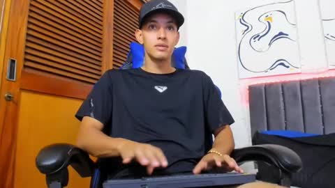 Hi guys im new 3 online show from January 27, 7:03 pm