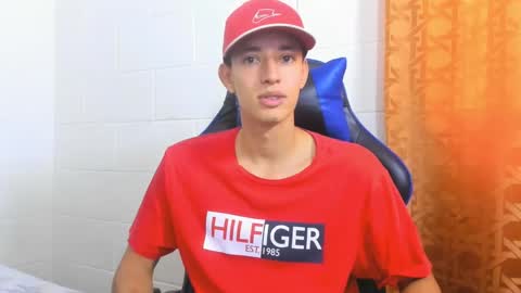 Hi guys im new 3 online show from February 13, 6:05 pm