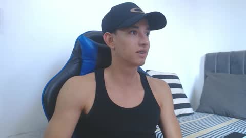 Hi guys im new 3 online show from February 12, 8:04 pm