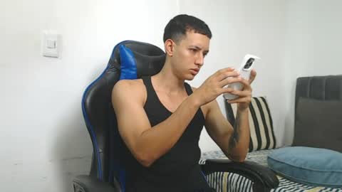 Hi guys im new 3 online show from July 9, 5:50 pm