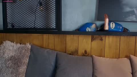 Snapshot of jakeparker_ chatting on December 2, 3:04 am Jake online show from December 2, 3:04 am