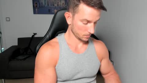 Muscle beast P online show from December 14, 9:51 am