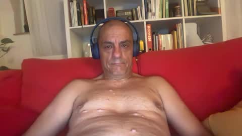 Snapshot of jamelgo79 chatting on June 25, 10:47 pm jamelgo online show from June 25, 10:47 pm