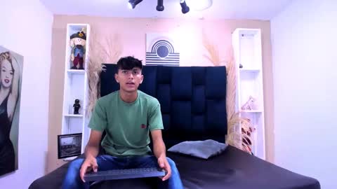 James y Kenet online show from February 2, 1:10 pm