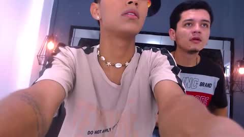 James y Kenet online show from February 12, 2:01 pm