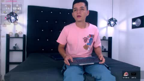 James y Kenet online show from February 21, 11:44 am