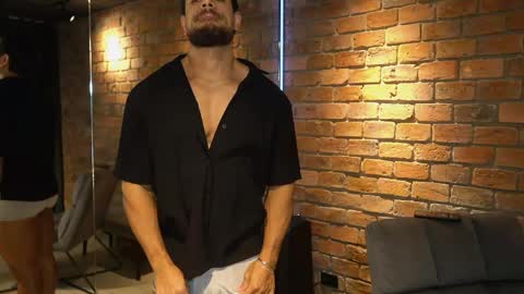 James Axel online show from May 24, 2:33 pm