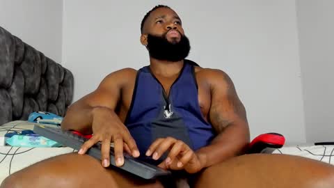 Snapshot of james_bbcmuscle chatting on February 1, 7:56 pm James BBC online show from February 1, 7:56 pm