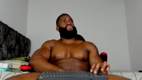 Snapshot of james_bbcmuscle chatting on February 8, 12:14 am James BBC online show from February 8, 12:14 am