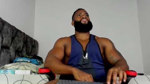 Snapshot of james_bbcmuscle chatting on February 10, 2:15 am James BBC online show from February 10, 2:15 am