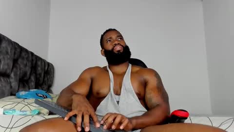 Snapshot of james_bbcmuscle chatting on February 13, 5:53 pm James BBC online show from February 13, 5:53 pm