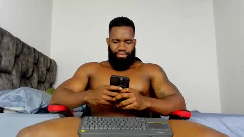 Snapshot of james_bbcmuscle chatting on February 17, 3:47 am James BBC online show from February 17, 3:47 am