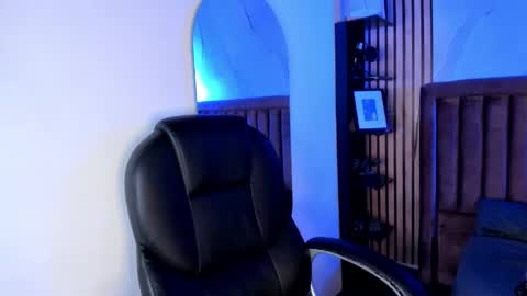 james_cr online show from May 20, 12:33 pm