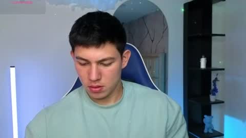 james_cr online show from June 30, 12:28 pm