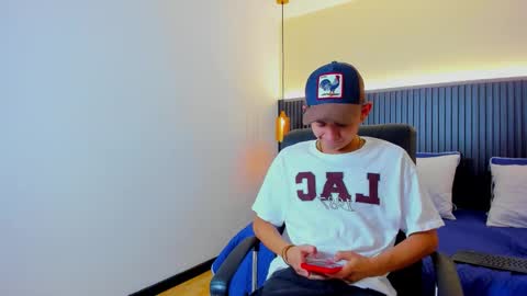 Snapshot of james_cute69 chatting on January 15, 2:16 am JAMES AND LILIE online show from January 15, 2:16 am