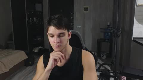 Snapshot of james_friends chatting on March 7, 10:40 pm James online show from March 7, 10:40 pm