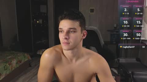 Snapshot of james_friends chatting on March 24, 10:26 pm James online show from March 24, 10:26 pm