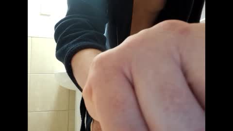 Snapshot of james_one_2_one chatting on December 20, 8:23 pm james 1 2 1 online show from December 20, 8:23 pm