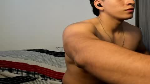 james_silva1 online show from May 14, 4:14 pm