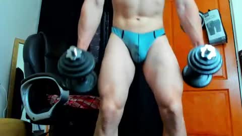 Snapshot of james_thick1 chatting on June 19, 4:33 pm James online show from June 19, 4:33 pm