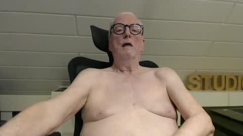 JamesGreyhound70 online show from March 22, 11:52 pm