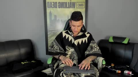 Snapshot of jamesinked_ chatting on December 30, 7:21 pm Jamesinked online show from December 30, 7:21 pm