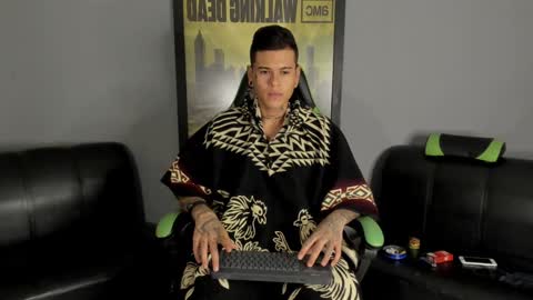 Snapshot of jamesinked_ chatting on January 3, 6:33 am Jamesinked online show from January 3, 6:33 am