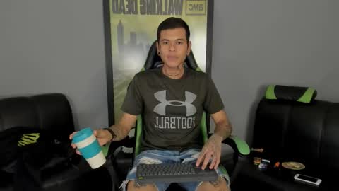 Snapshot of jamesinked_ chatting on February 11, 9:56 pm Jamesinked online show from February 11, 9:56 pm