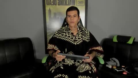 Snapshot of jamesinked_ chatting on February 16, 8:10 am Jamesinked online show from February 16, 8:10 am