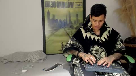 Jamesinked  online show from January 9, 7:04 pm