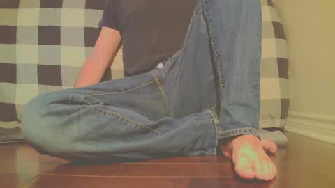 Snapshot of jamesknight57 chatting on December 15, 9:41 pm James online show from December 15, 9:41 pm