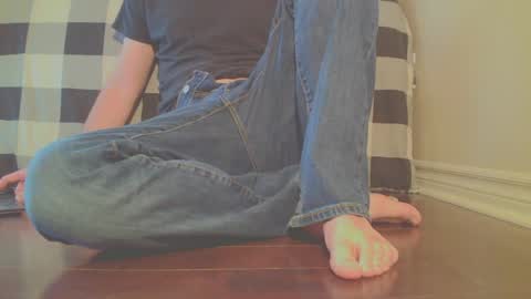 Snapshot of jamesknight57 chatting on April 4, 3:53 pm James online show from April 4, 3:53 pm