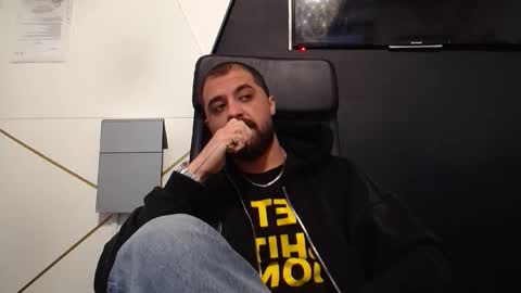 Snapshot of jamesmyersx chatting on October 4, 5:38 am JamesMyers online show from October 4, 5:38 am