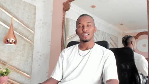 Snapshot of jamesparck chatting on December 27, 3:37 pm James online show from December 27, 3:37 pm