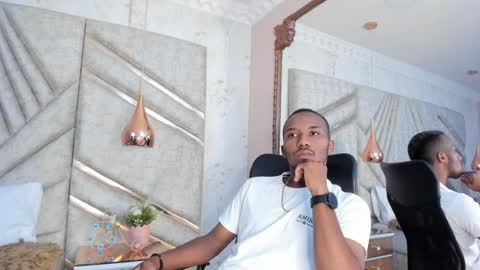 Snapshot of jamesparck chatting on January 10, 3:06 pm James online show from January 10, 3:06 pm