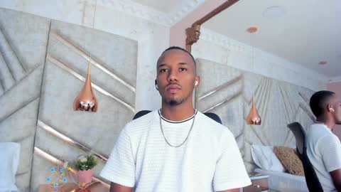 Snapshot of jamesparck chatting on January 13, 12:24 pm James online show from January 13, 12:24 pm