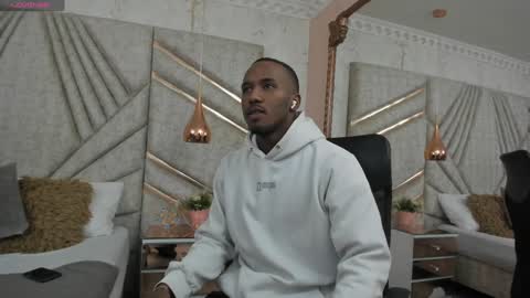 Snapshot of jamesparck chatting on January 15, 11:10 am James online show from January 15, 11:10 am