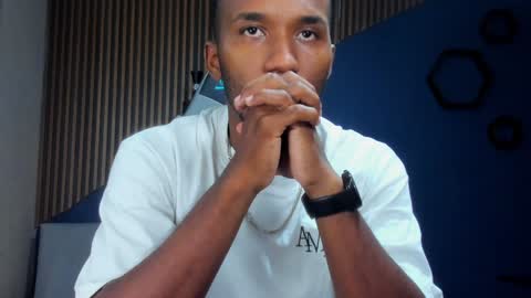 Snapshot of jamesparck chatting on January 22, 9:32 pm James online show from January 22, 9:32 pm