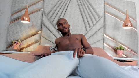 Snapshot of jamesparck chatting on February 5, 3:20 pm James online show from February 5, 3:20 pm