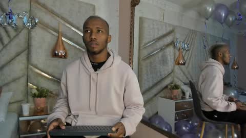 Snapshot of jamesparck chatting on February 17, 12:16 pm James online show from February 17, 12:16 pm