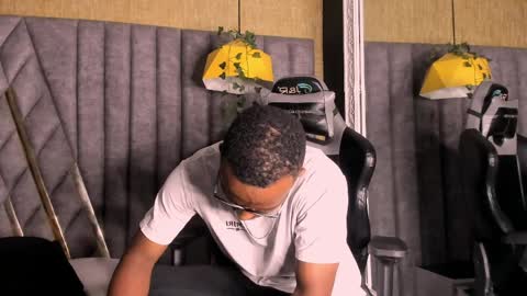 James  online show from April 10, 11:09 pm